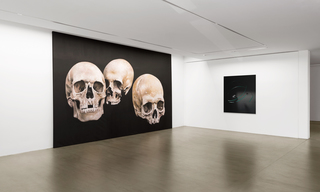 right: Felix Dobbert, E5, 2011 /
left: Shirana Shahbazi